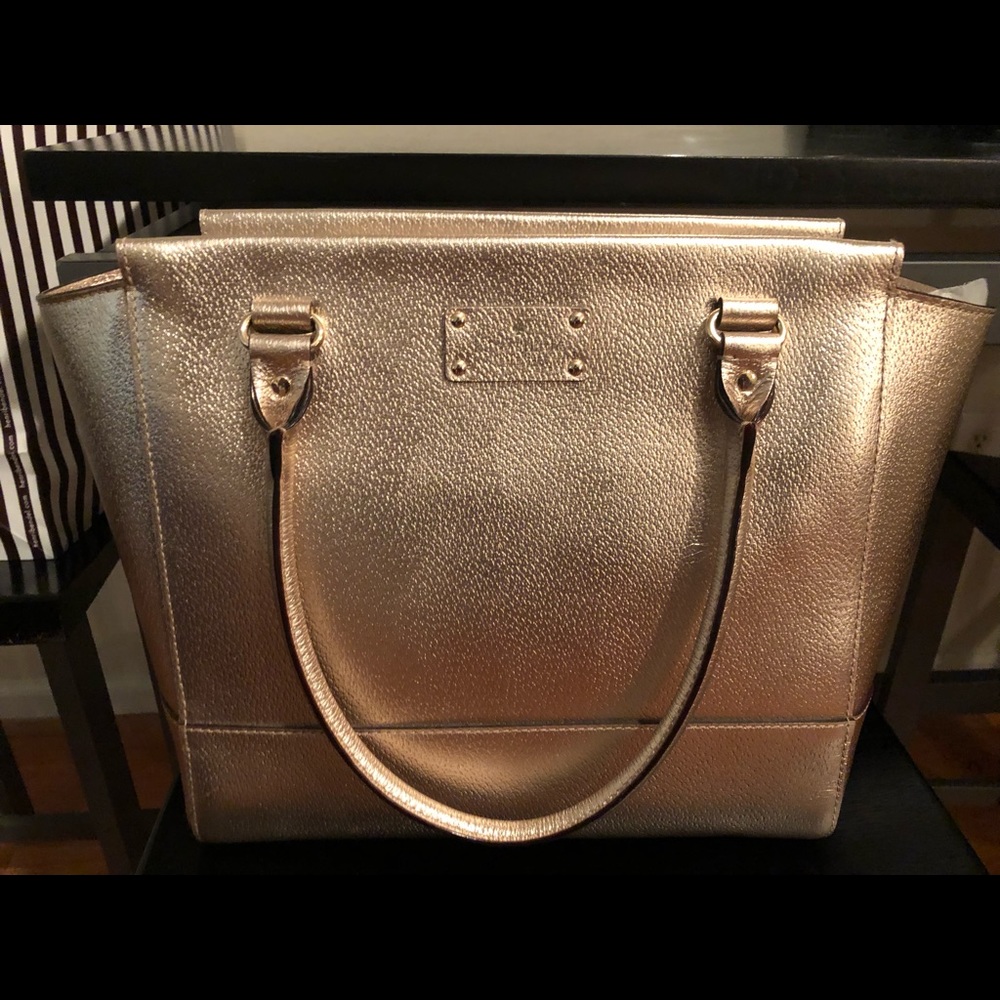 Kate Spade‼️ Love the color Rose Gold ‼️
